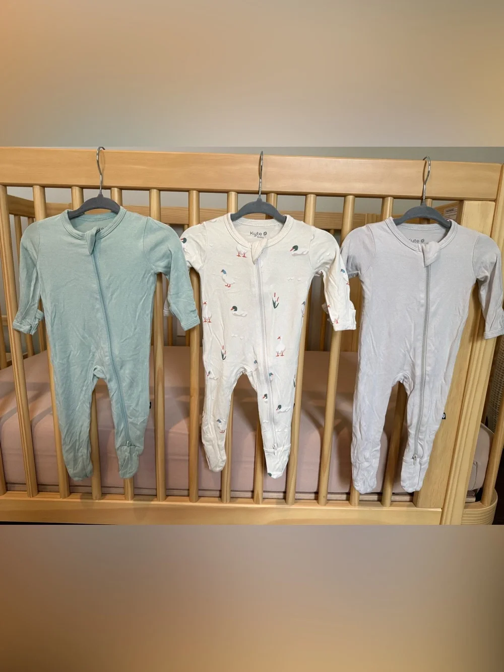 6-Piece Newborn (NB) "Take Me Home" Wardrobe Capsule (Kyte Baby & Bonsie) - Picture 10 of 14